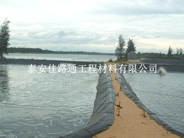 炭黑加入魚塘防滲膜，為其性能增強(qiáng)做貢獻(xiàn)