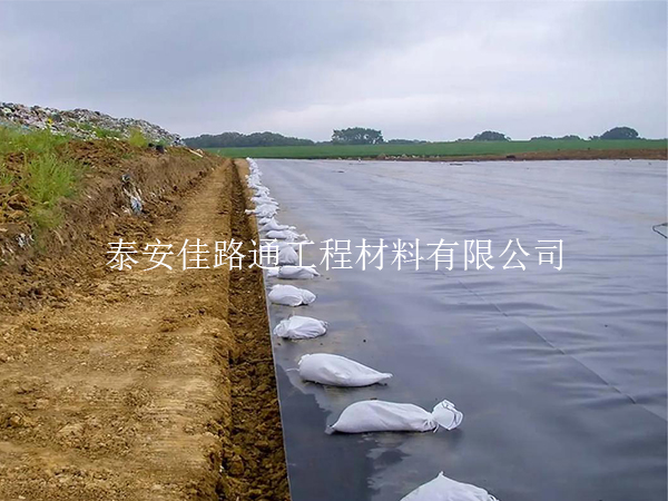 污水處理池防滲膜選購技巧：智選材料，守護(hù)水質(zhì)安全