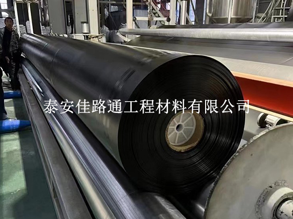 污水處理防滲膜運輸技巧：安全高效，輕松啟程